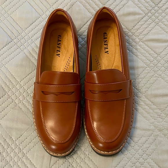 GASFLY Women’s Brown Loafers, NEW IN BOX, Size 7.5 - Picture 1 of 9